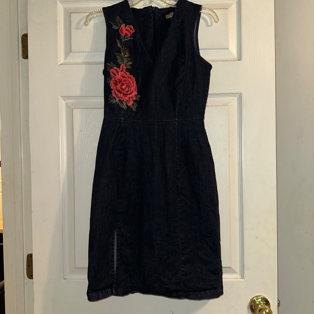 Alexia‎ Admor Sleeveless Denim Mini Dress With Floral Applique V-neck Women's 6